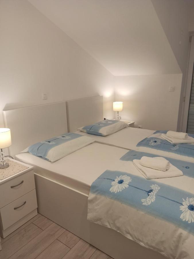 Apartament Peric West *