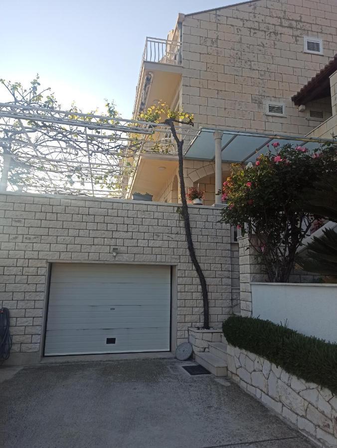 Peric West Apartament *